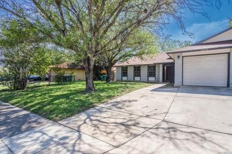 5275 Meadow Rise San Antonio TX 78250