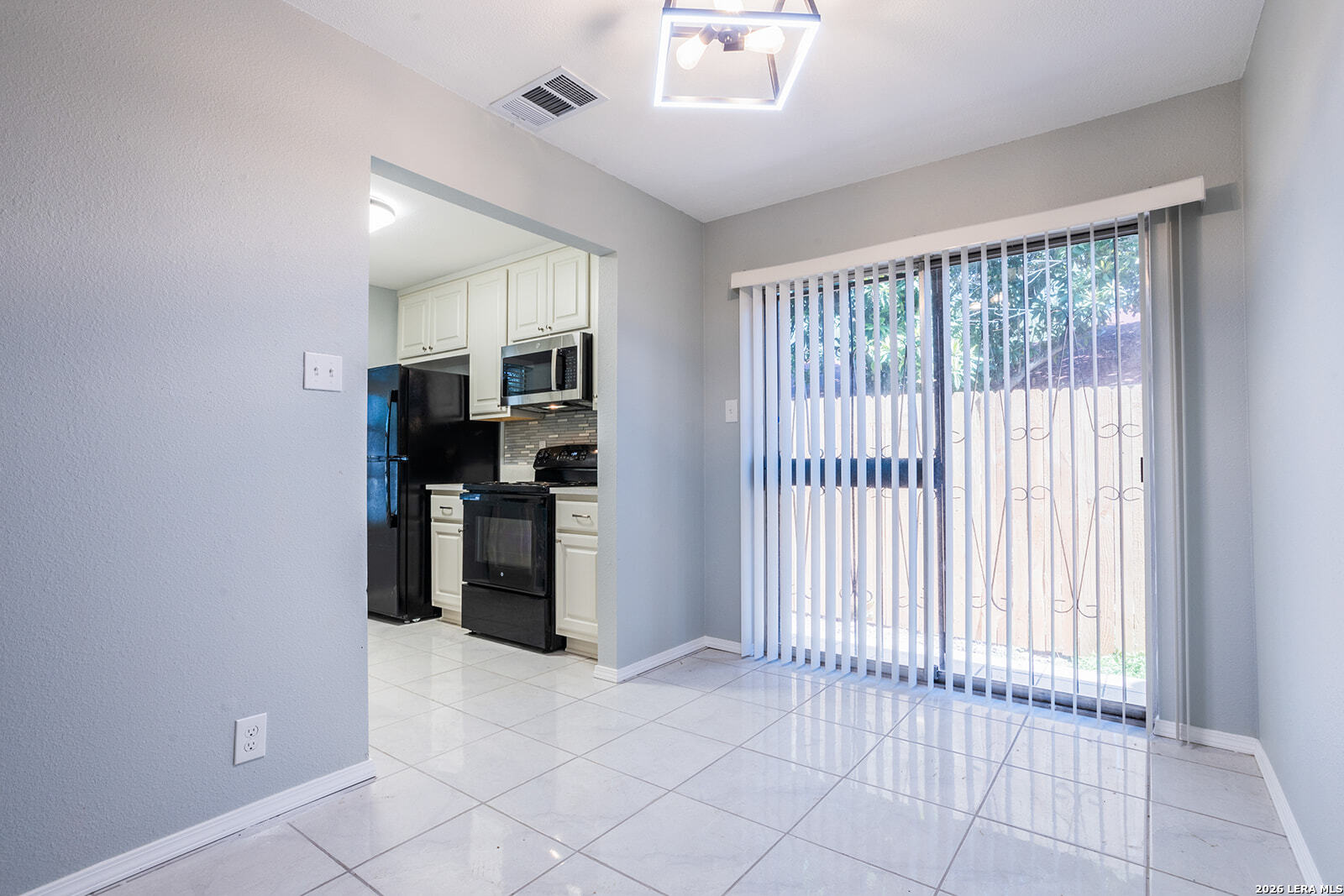 5275 Meadow Rise San Antonio TX 78250