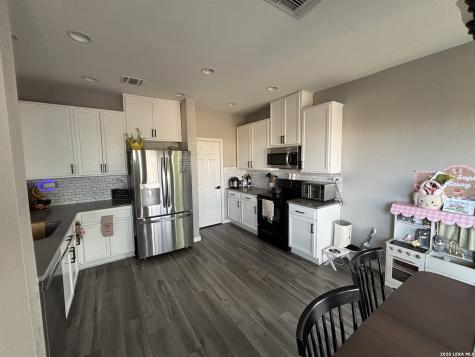 108 Gatewood Cliff Cibolo TX 78108
