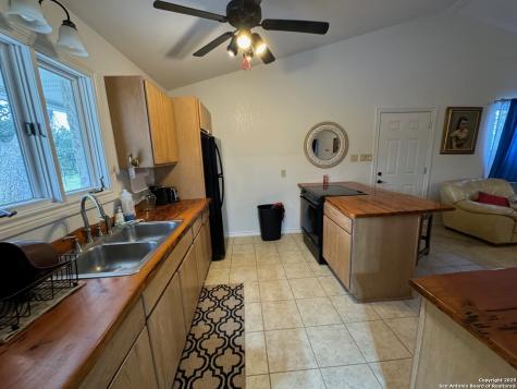 572 Fm 2107 Medina TX 78055