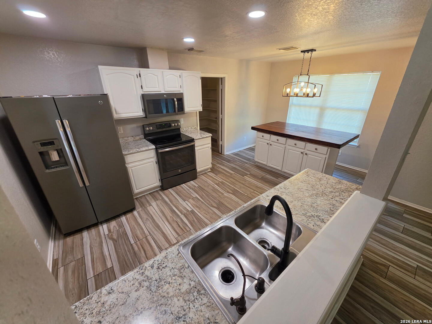 5502 Burton Farm San Antonio TX 78244