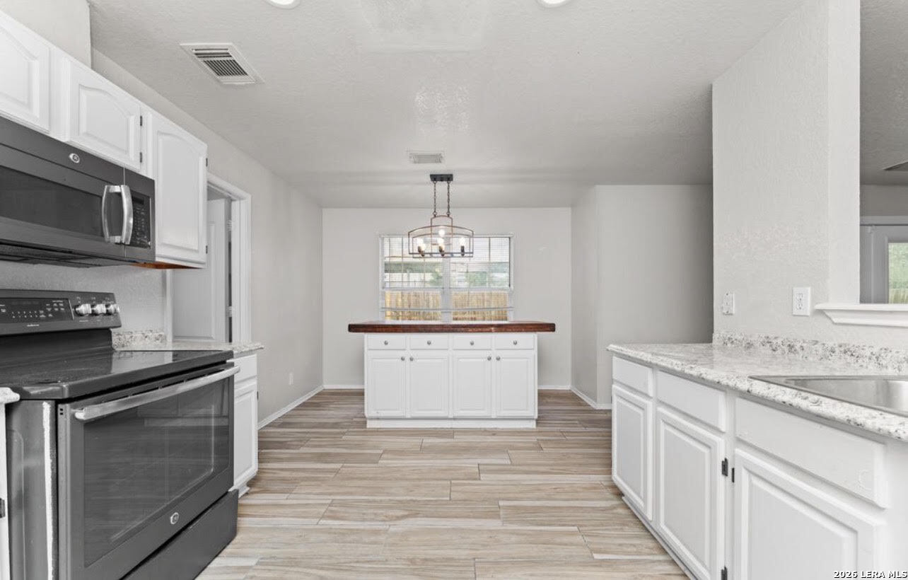 5502 Burton Farm San Antonio TX 78244