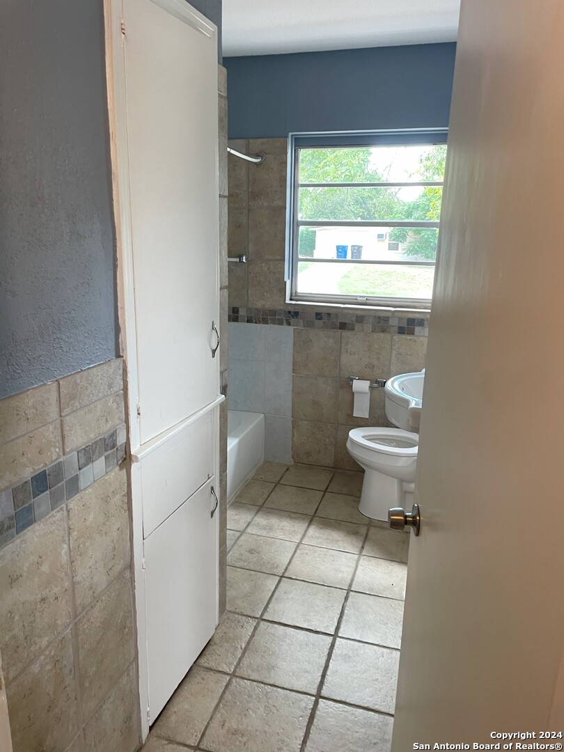 742 Olney San Antonio TX 78209