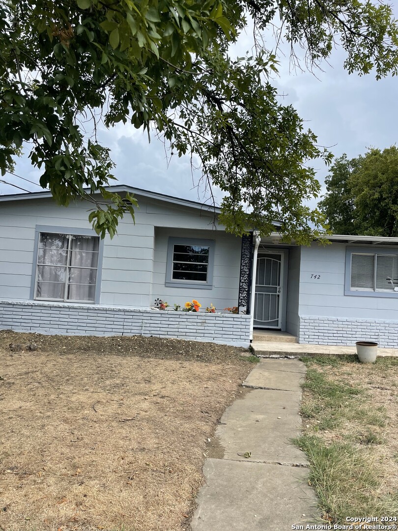 742 Olney San Antonio TX 78209