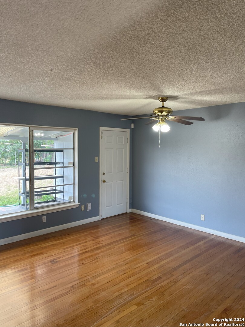 742 Olney San Antonio TX 78209