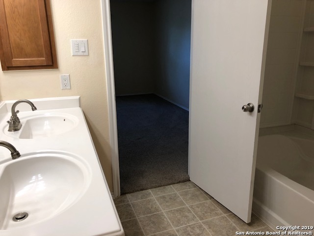 10747 Rivera Cove San Antonio TX 78249