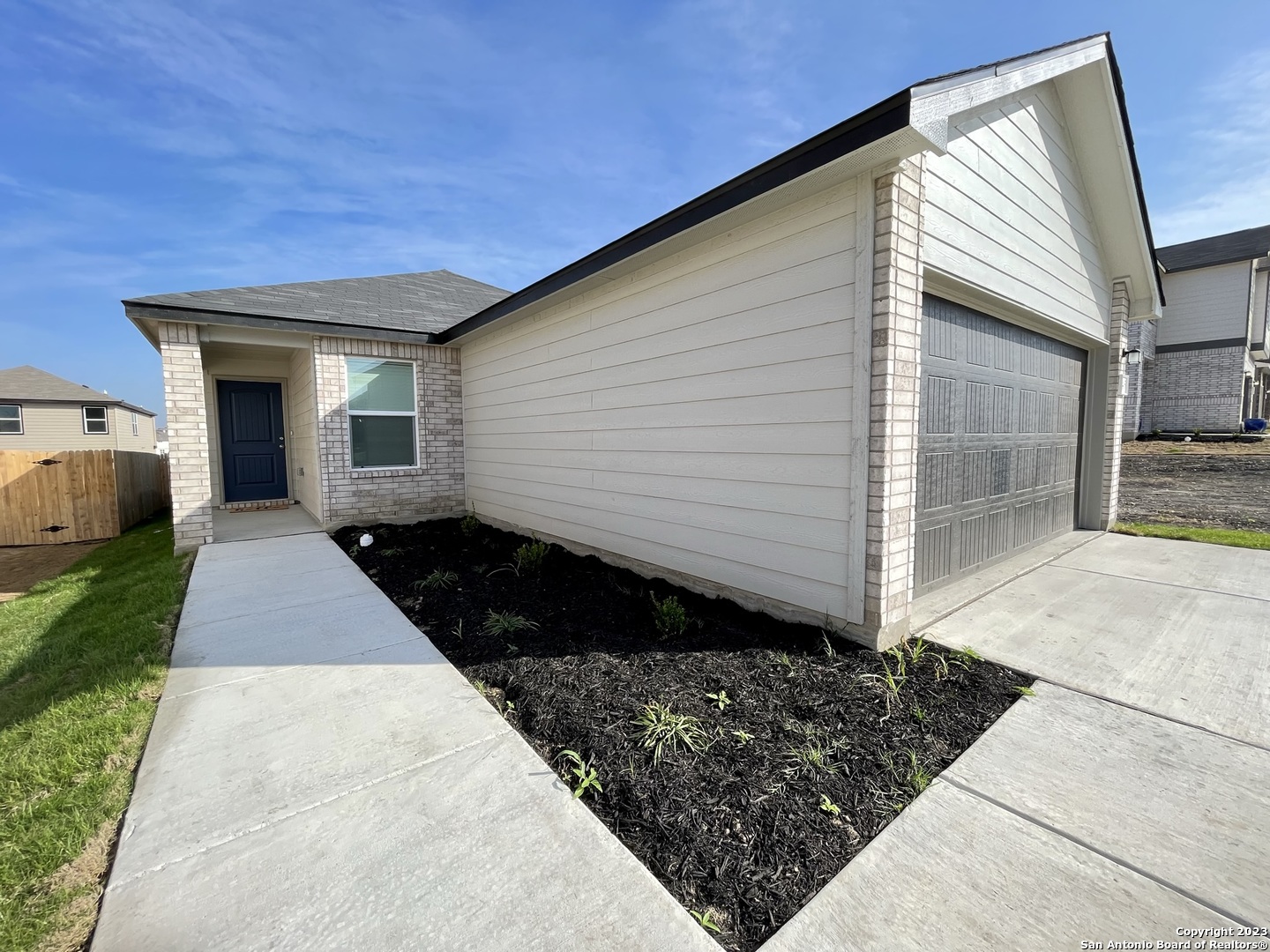 8405 Amistad Cove Converse TX 78109