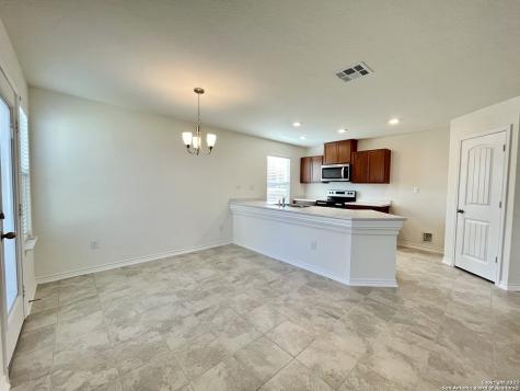8405 Amistad Cove Converse TX 78109