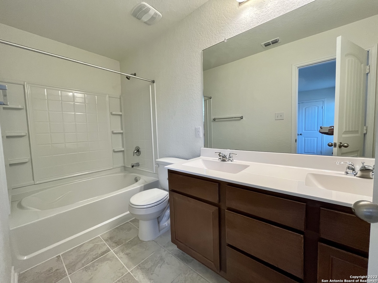 8405 Amistad Cove Converse TX 78109