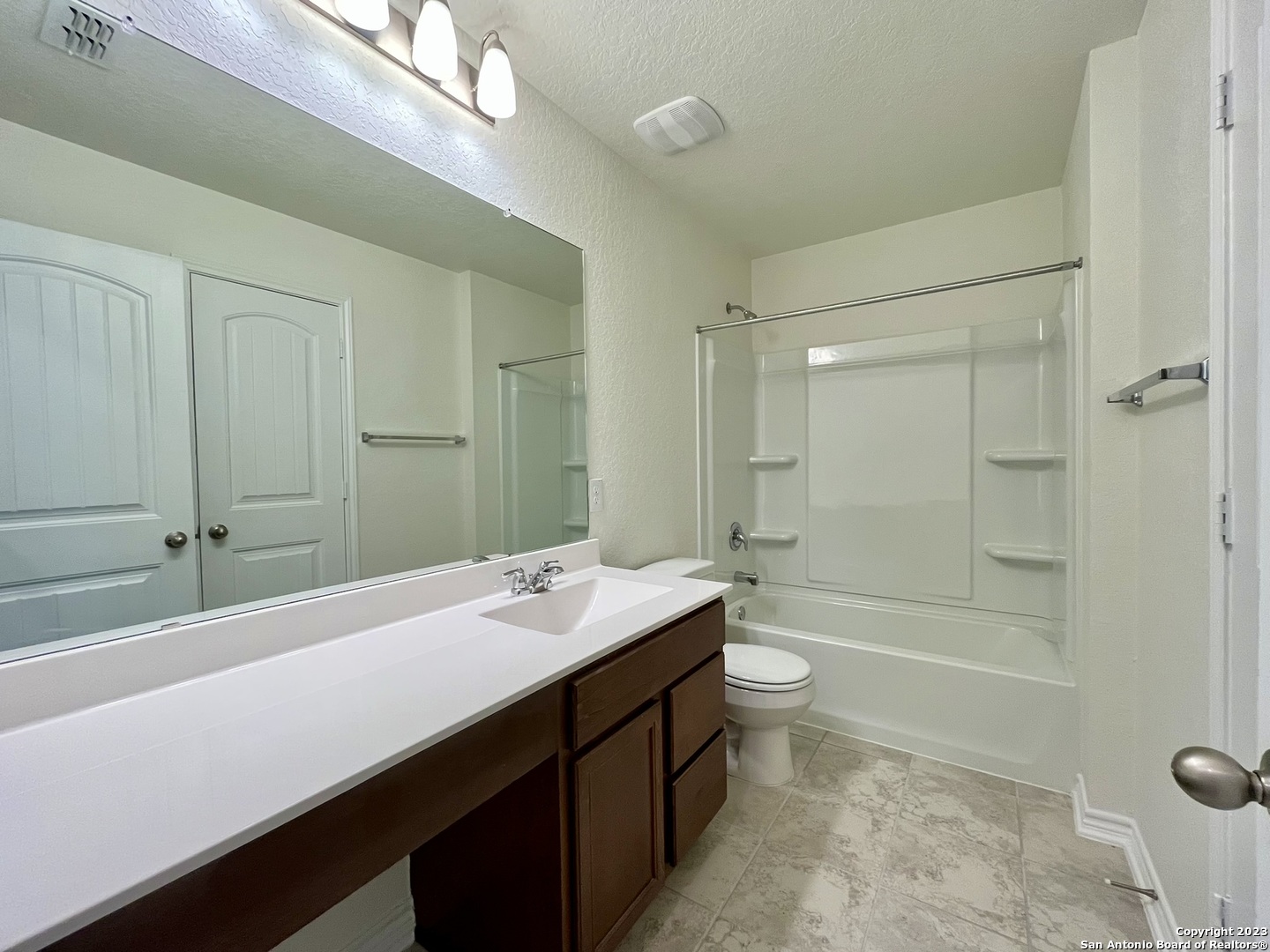 8405 Amistad Cove Converse TX 78109