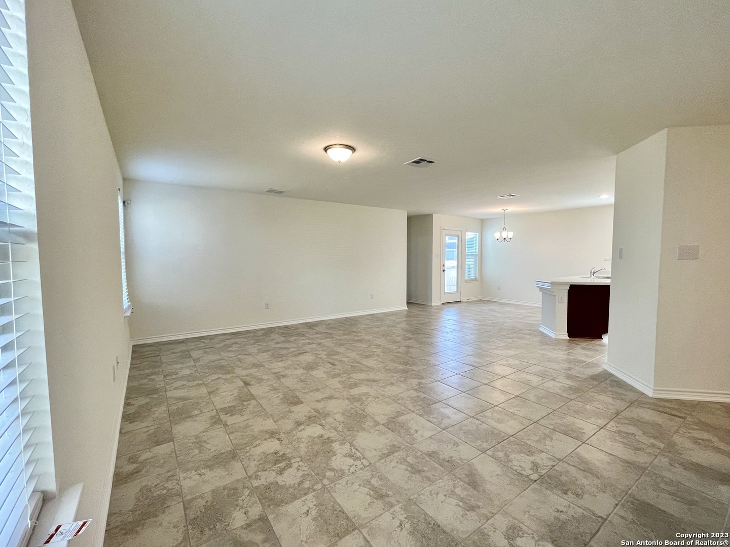 8405 Amistad Cove Converse TX 78109