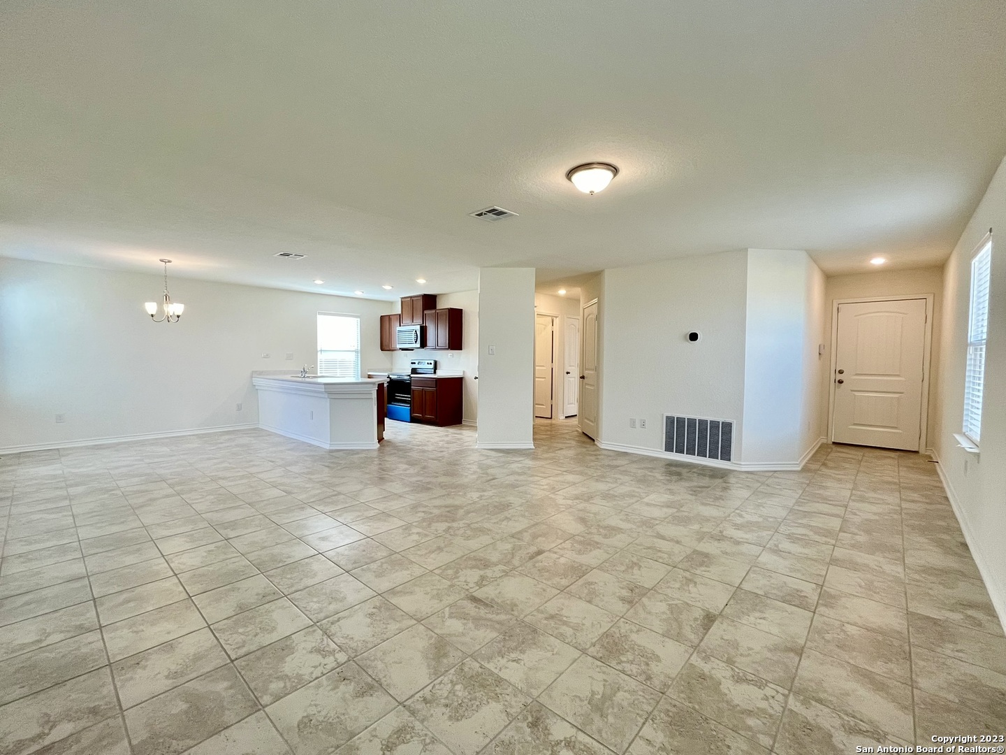 8405 Amistad Cove Converse TX 78109