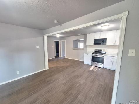 4767 Lark San Antonio TX 78228