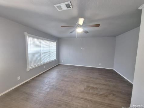 4767 Lark San Antonio TX 78228