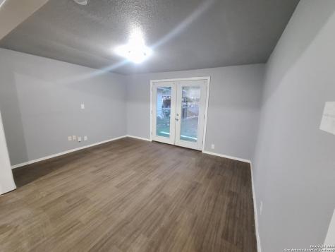 4767 Lark San Antonio TX 78228