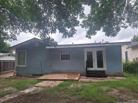 4767 Lark San Antonio TX 78228
