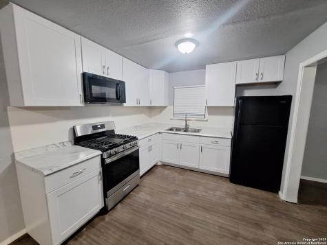 4767 Lark San Antonio TX 78228
