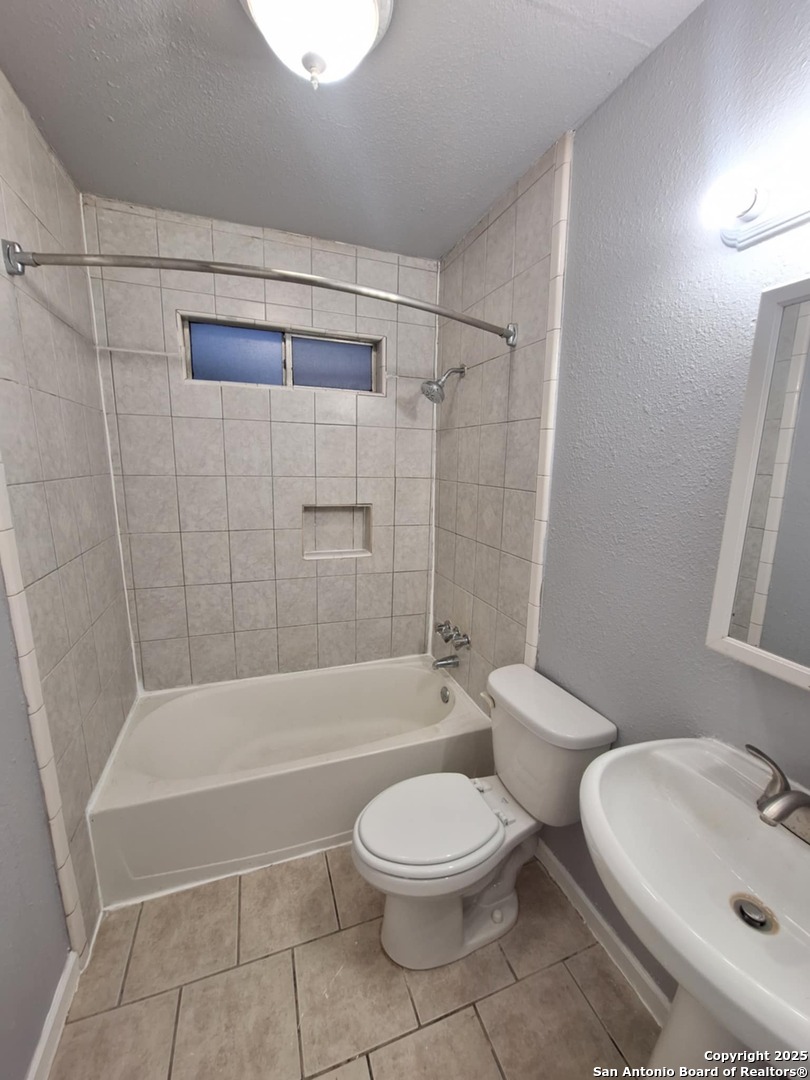 4767 Lark San Antonio TX 78228