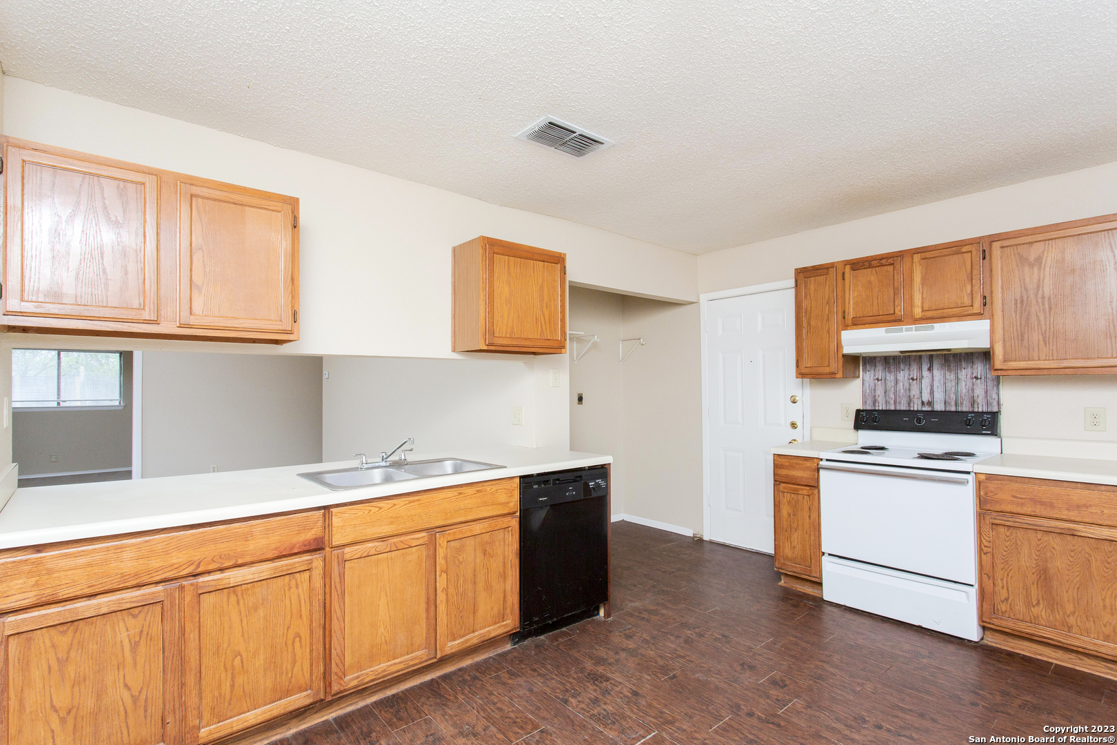 6339 Village Club San Antonio TX 78250