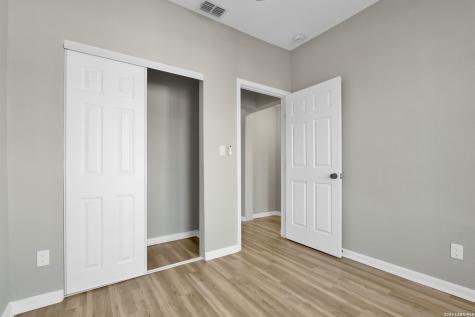 439 W Lubbock Street San Antonio TX 78204