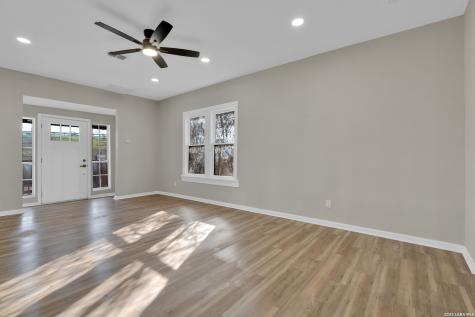 439 W Lubbock Street San Antonio TX 78204