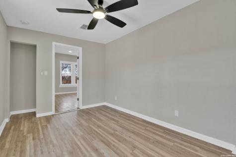 439 W Lubbock Street San Antonio TX 78204