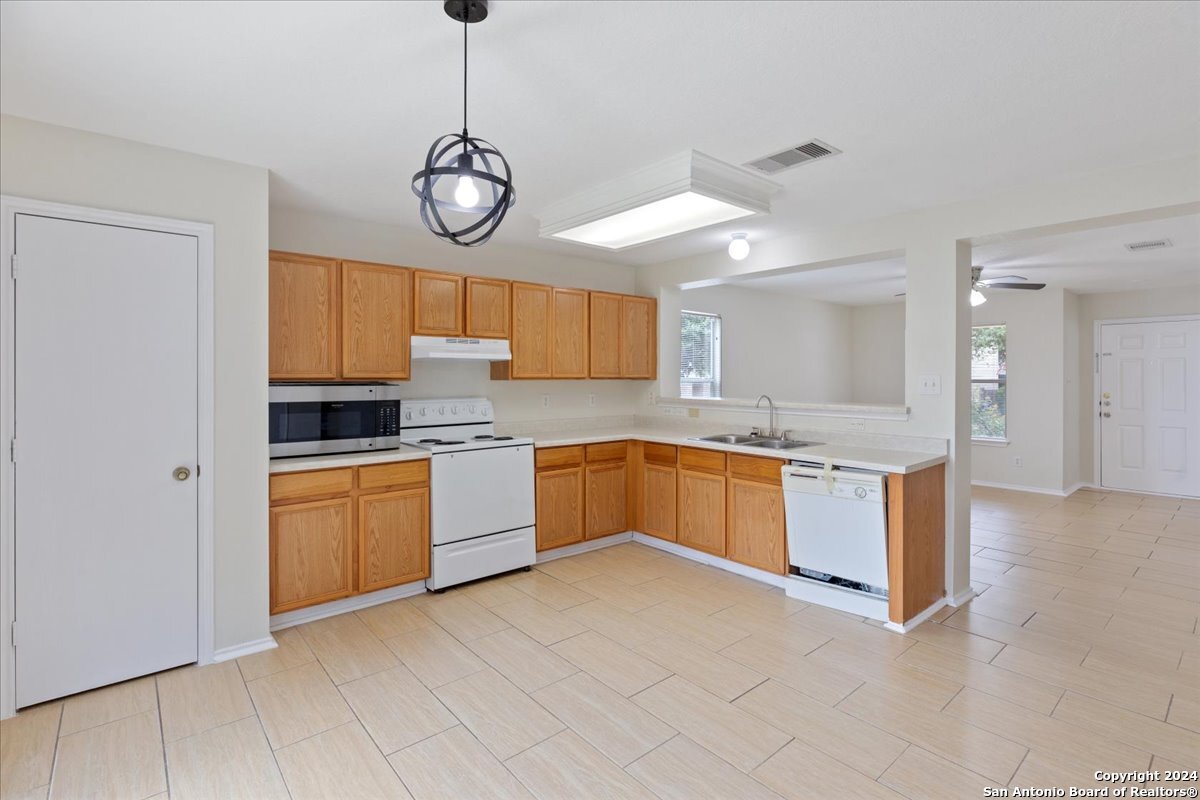 833 Barrel Point San Antonio TX 78251