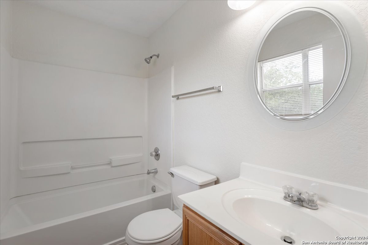 833 Barrel Point San Antonio TX 78251