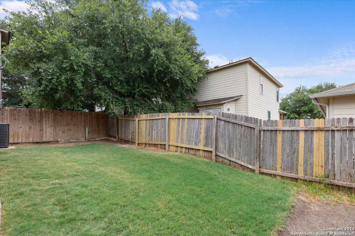 833 Barrel Point San Antonio TX 78251
