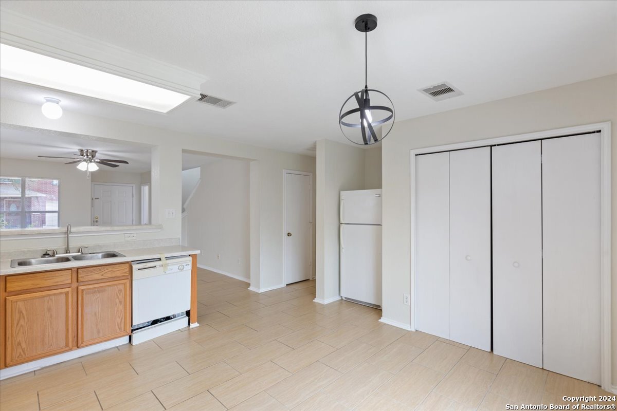 833 Barrel Point San Antonio TX 78251