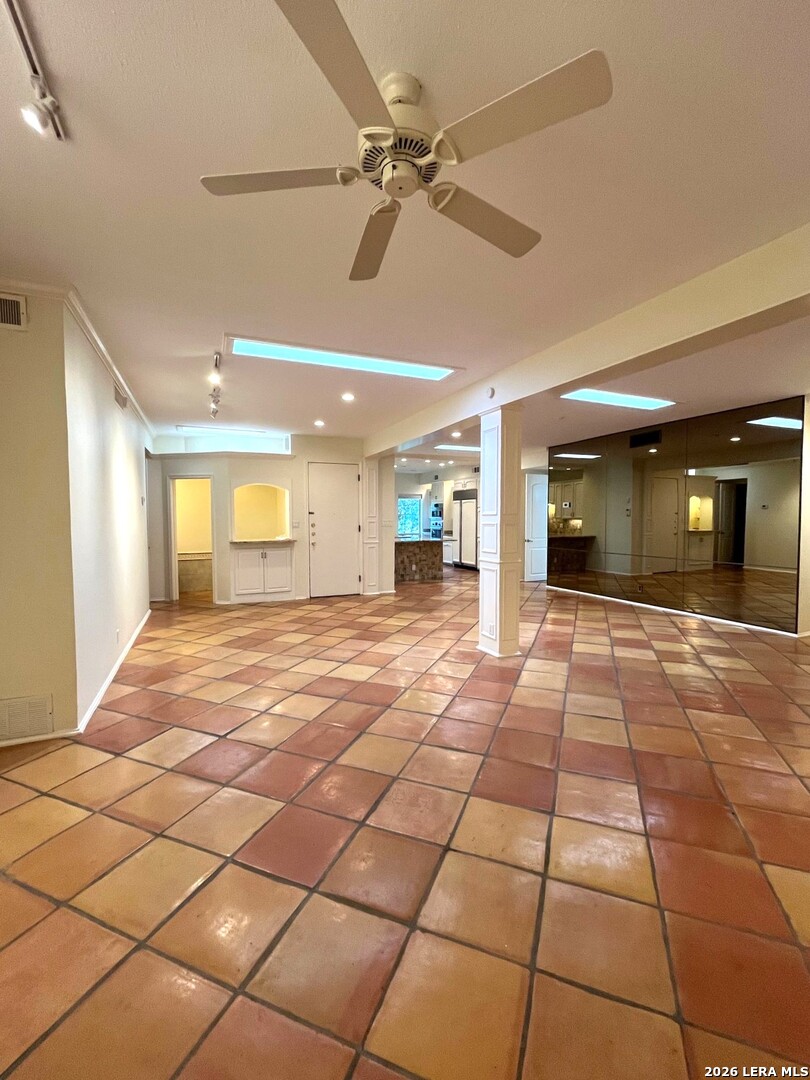 7707 Broadway San Antonio TX 78209