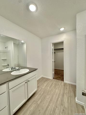 132 Avena Grove Floresville TX 78114