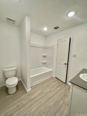 132 Avena Grove Floresville TX 78114