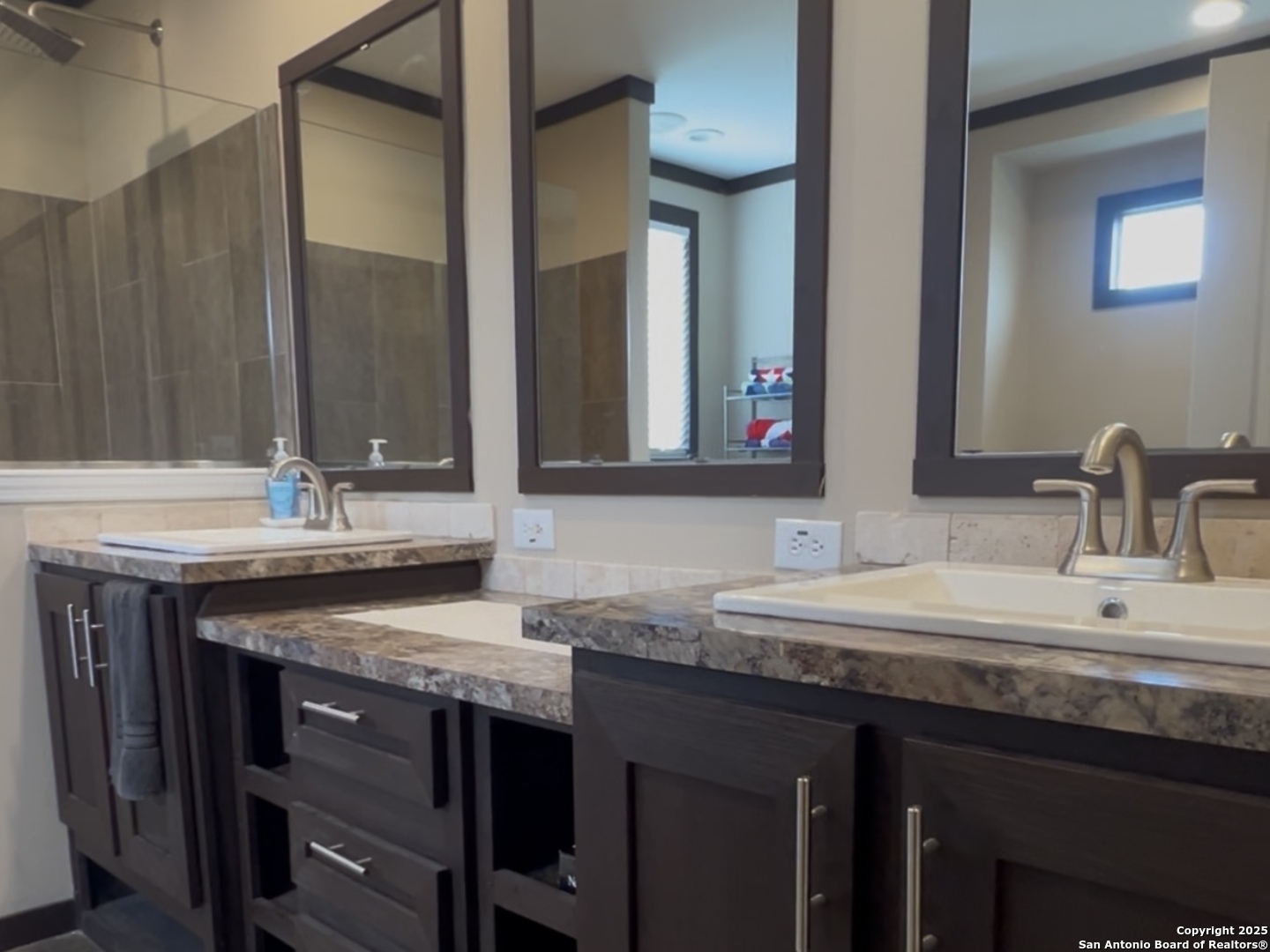 165 Maravillas Drive Pleasanton TX 78064