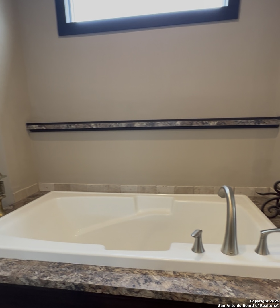 165 Maravillas Drive Pleasanton TX 78064