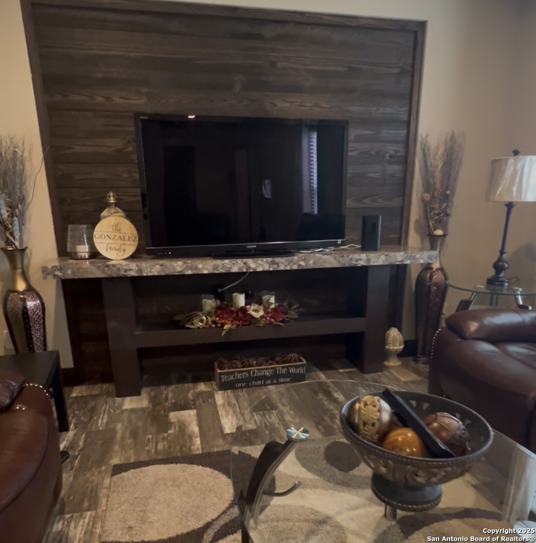 165 Maravillas Drive Pleasanton TX 78064
