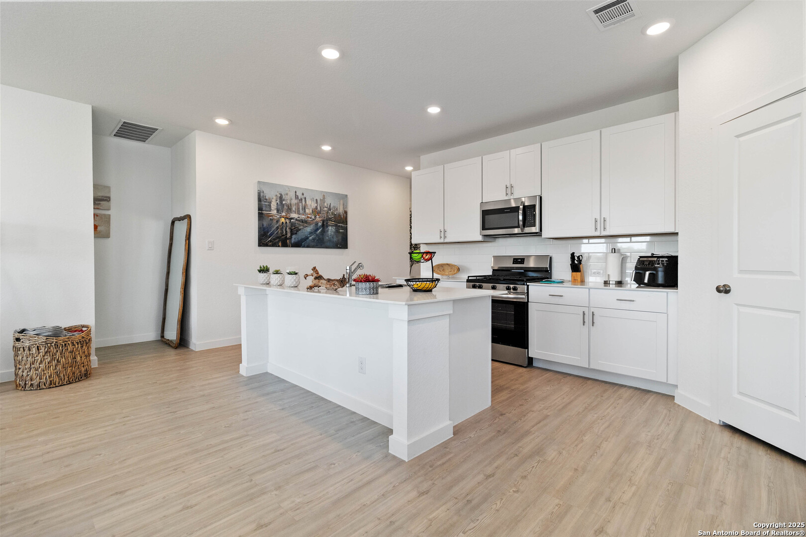 5708 Basil Chase St Hedwig TX 78152