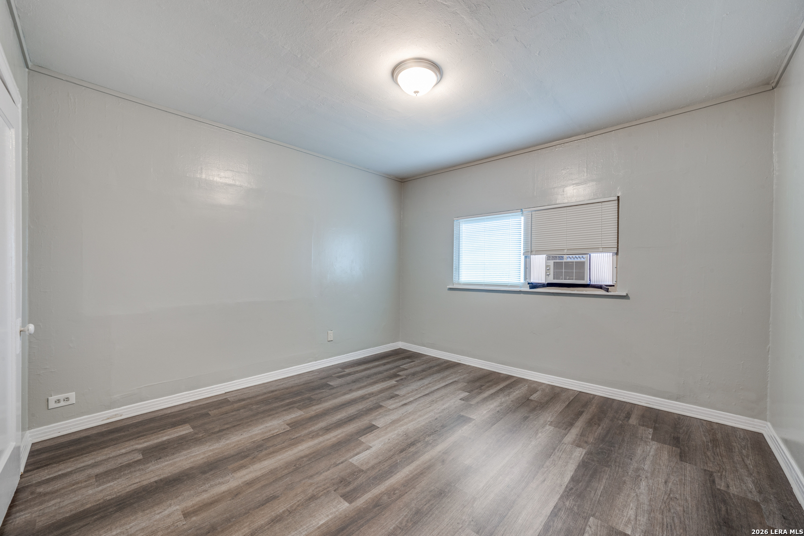 1311 Kayton San Antonio TX 78210