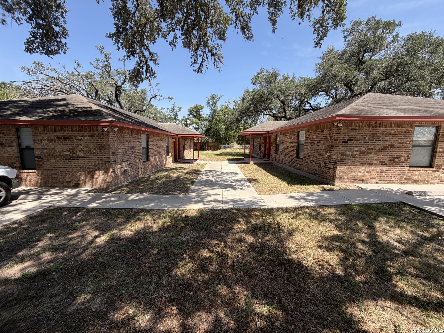 823 Dallas Street Pleasanton TX 78064
