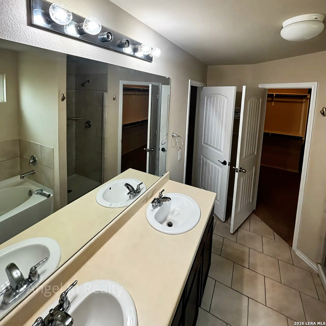 6915 Quantum Loop San Antonio TX 78252