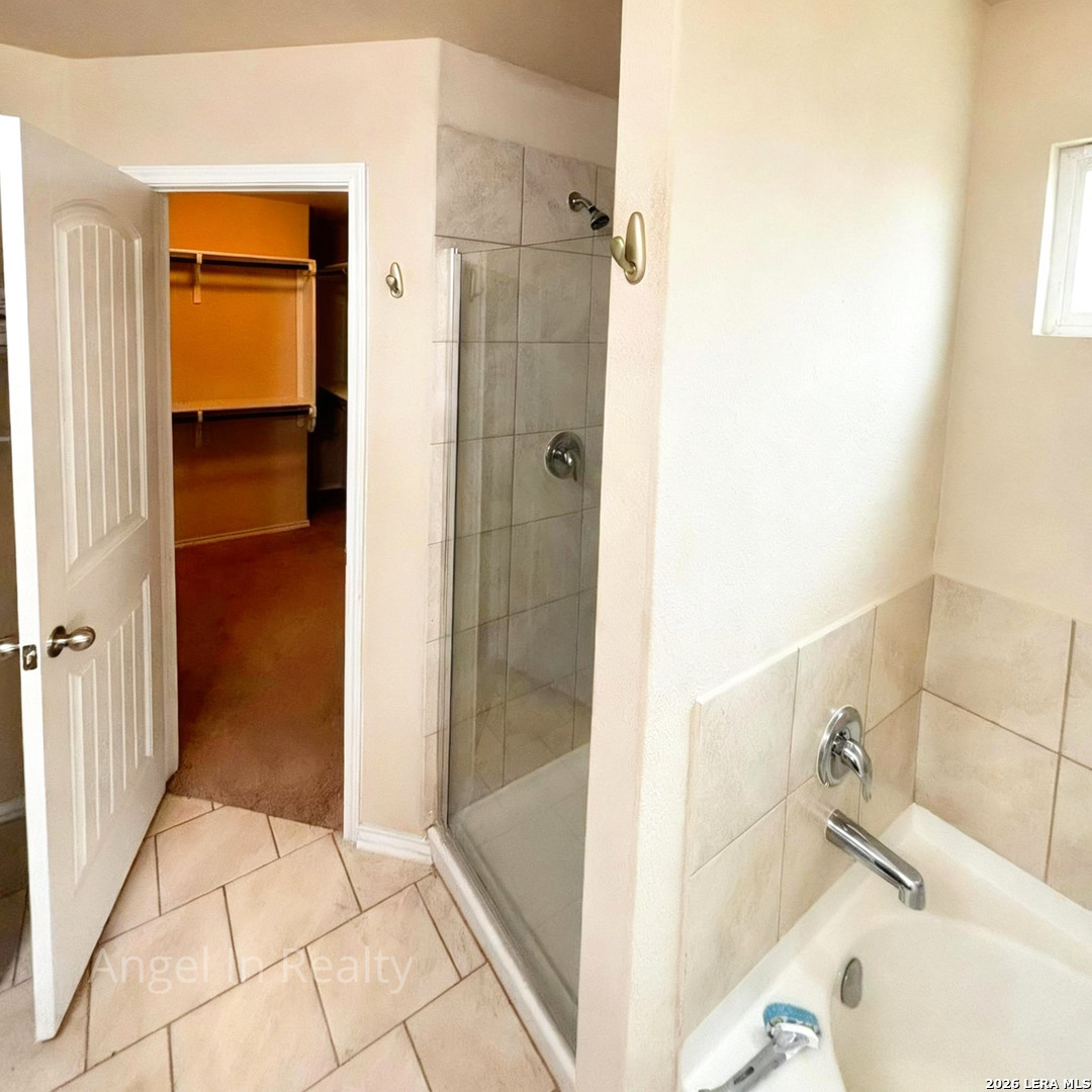 6915 Quantum Loop San Antonio TX 78252