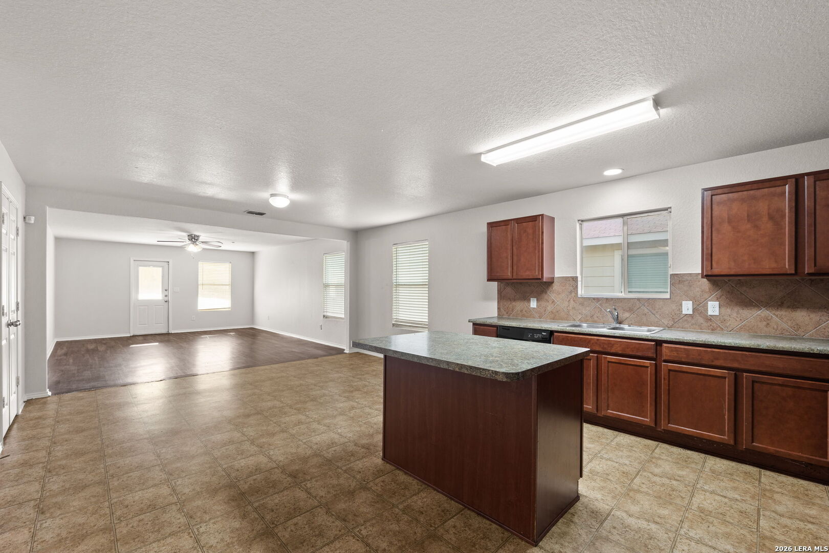 8966 N Oakwood Park San Antonio TX 78254