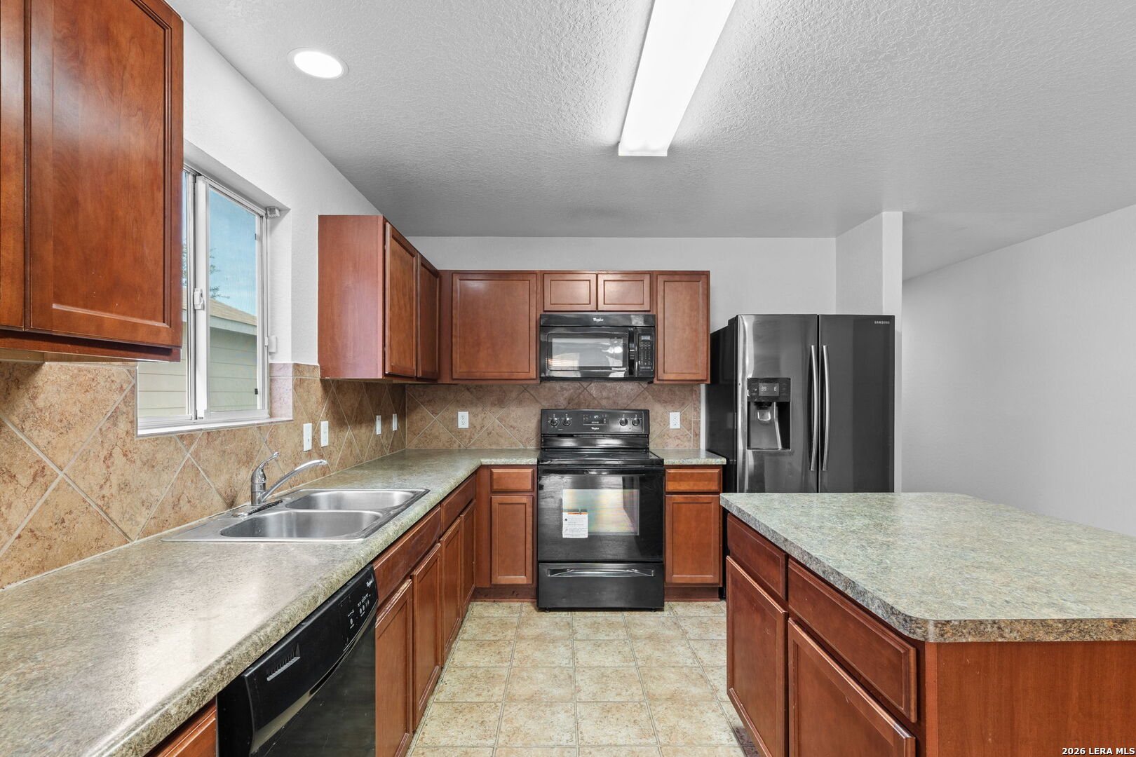 8966 N Oakwood Park San Antonio TX 78254