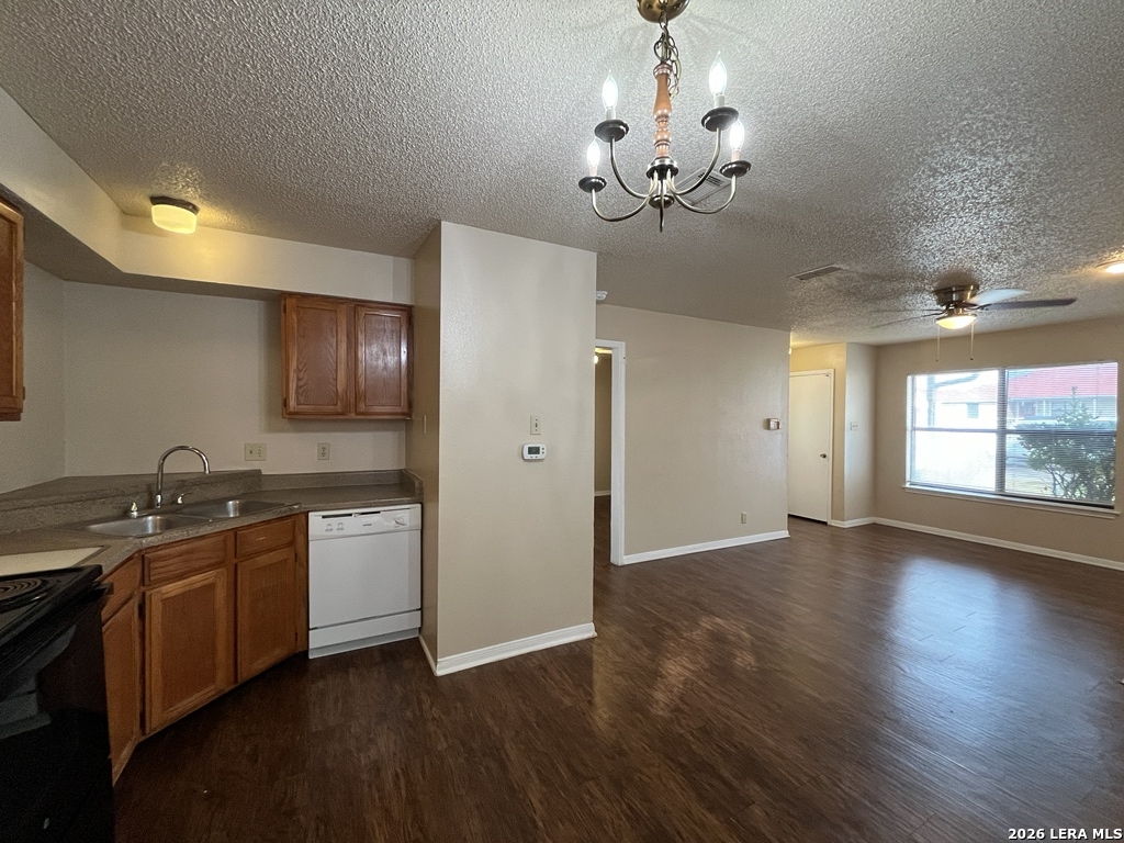 6306 Queens Castle San Antonio TX 78218
