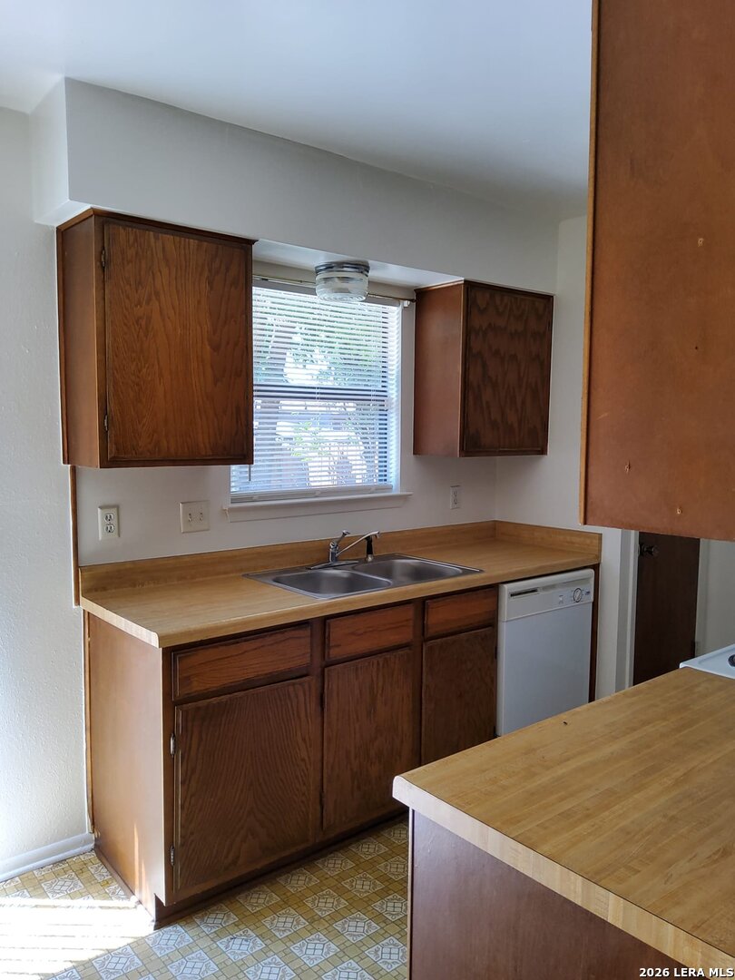 9414 Valley Dale Street San Antonio TX 78250