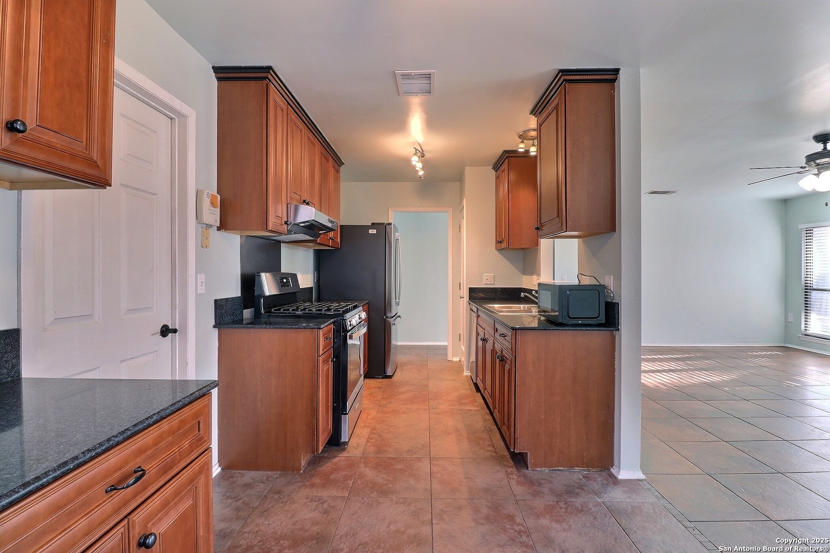 11025 White Sands Live Oak TX 78233