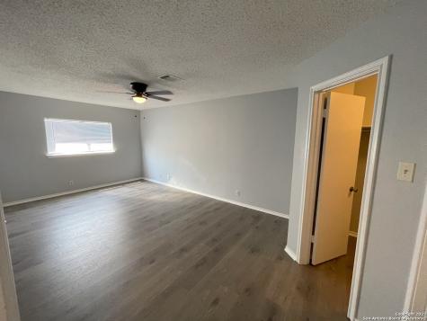 5938 Hidden Glade San Antonio TX 78250