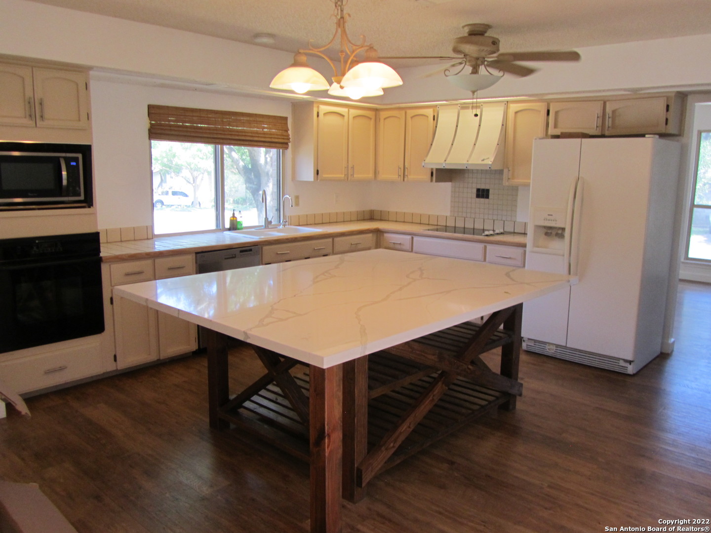 1947 Encino Belle Street San Antonio TX 78259