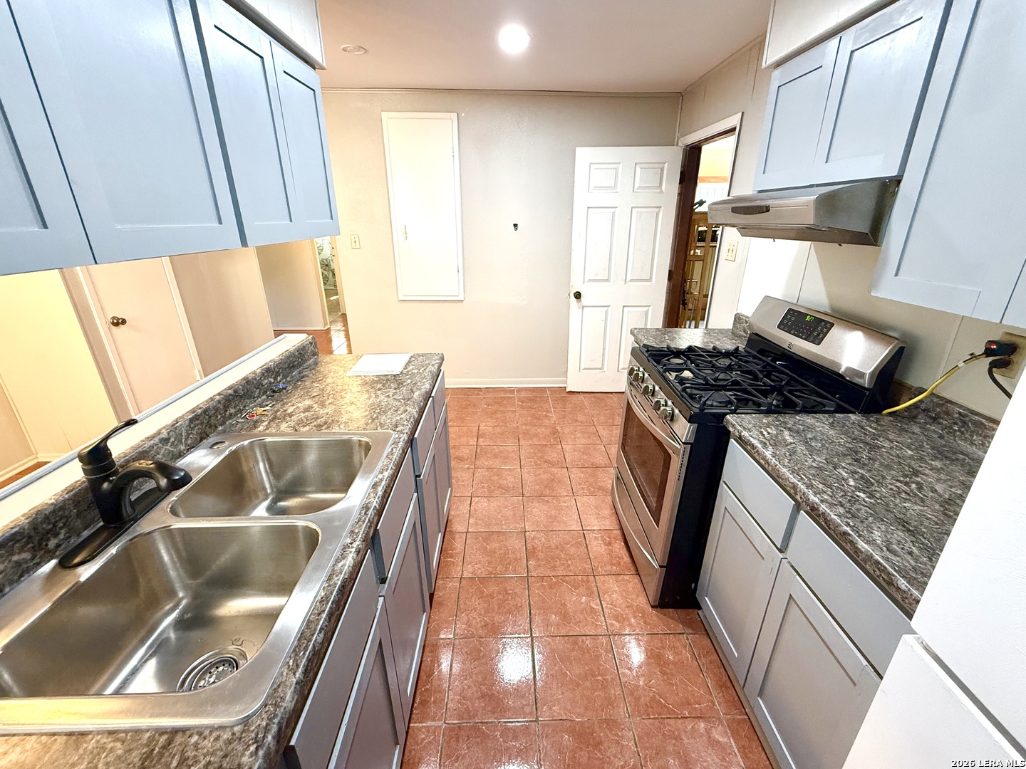 1820 W Southcross Boulevard San Antonio TX 78211