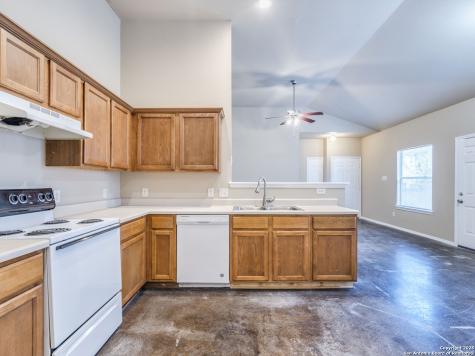 5723 Golf Heights San Antonio TX 78244